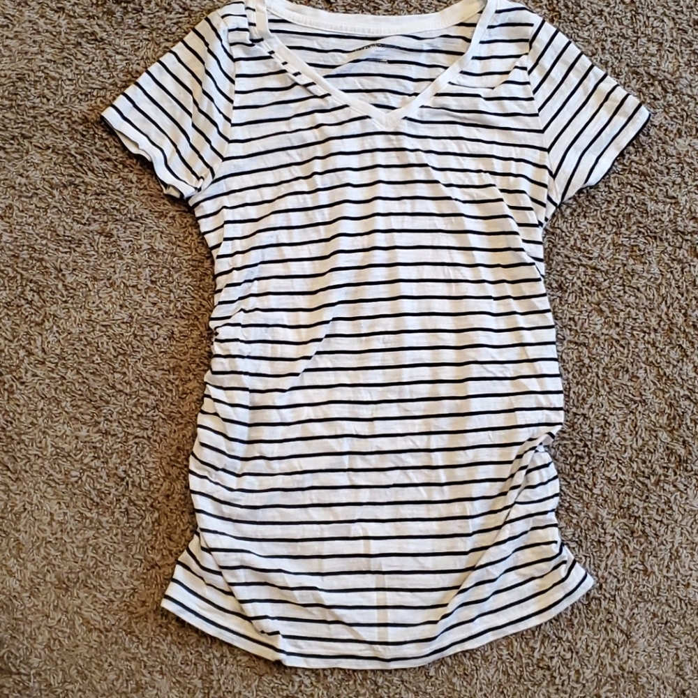 Liz Lange maternity shirt size small